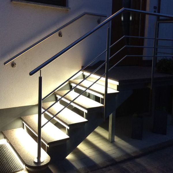 Bild AF46: Premium Eingangstreppe in Thüringen mit LED-Stufenbeleuchtung