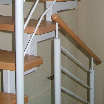 Bild-Nr.IE.15: Stahltreppe incl. Treppengeländer mit Holzhandlauf in Berlin.